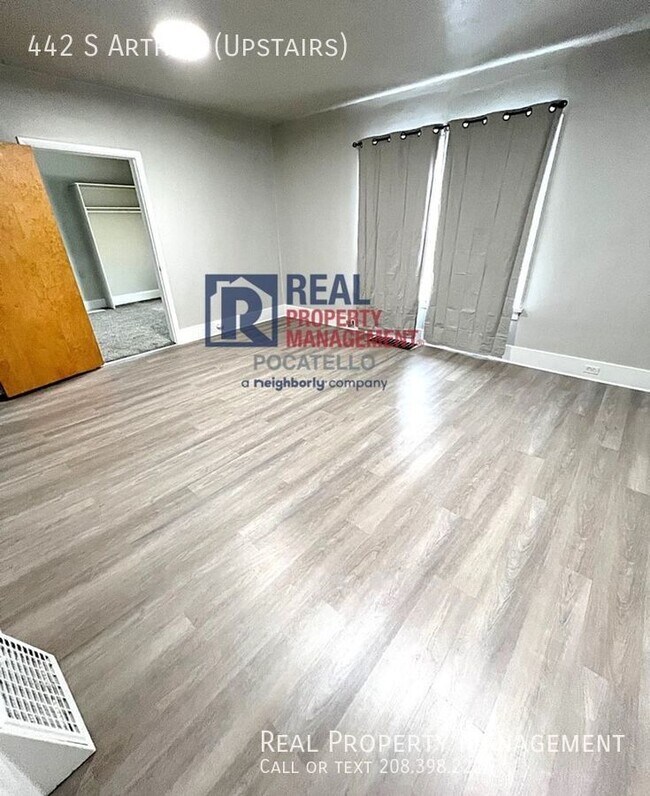 Foto del edificio - 3 Bedroom 2 bath - Main Home - Pets Negoti...
