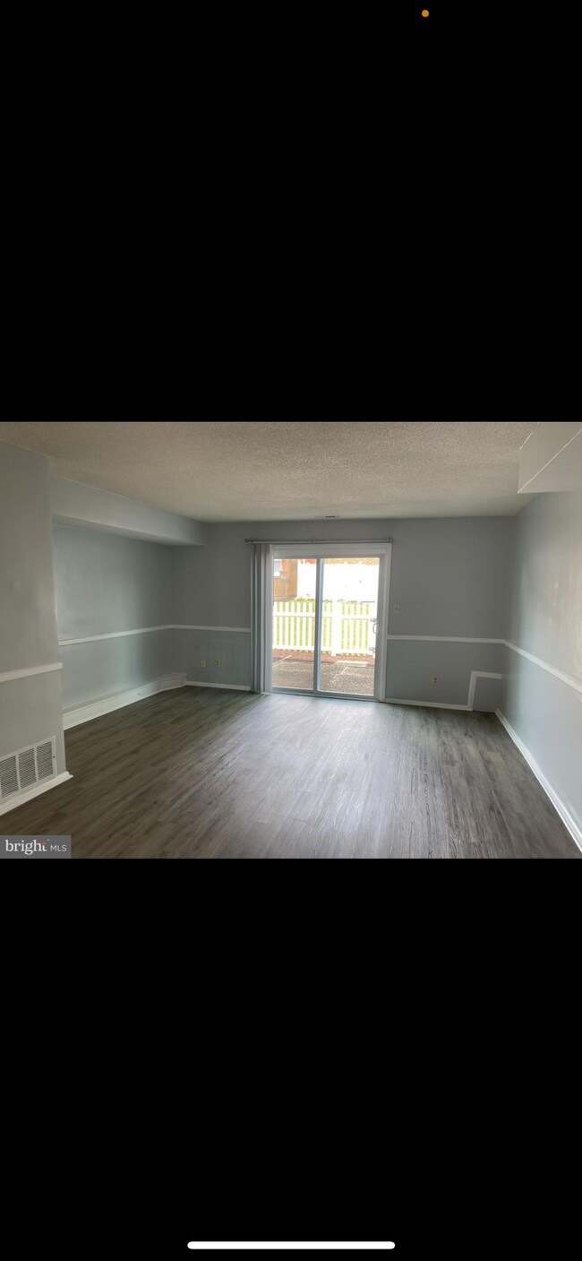 Building Photo - 703 Hardwick Pl