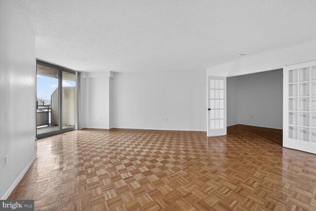 Foto del edificio - 7111 Woodmont Ave