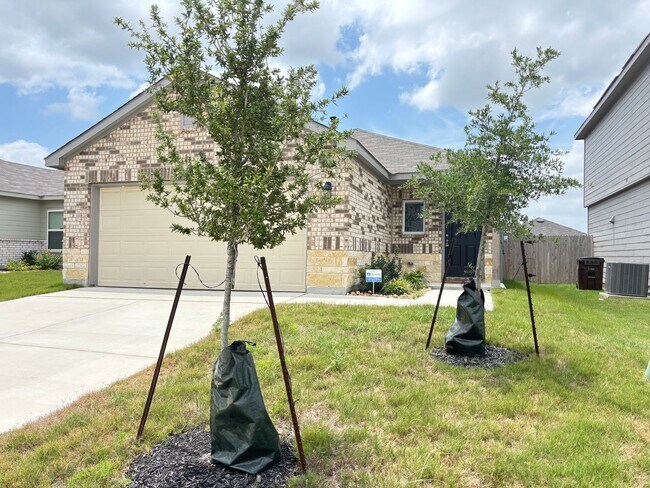 Foto del edificio - 2024 3-bed 2-bath home in Converse