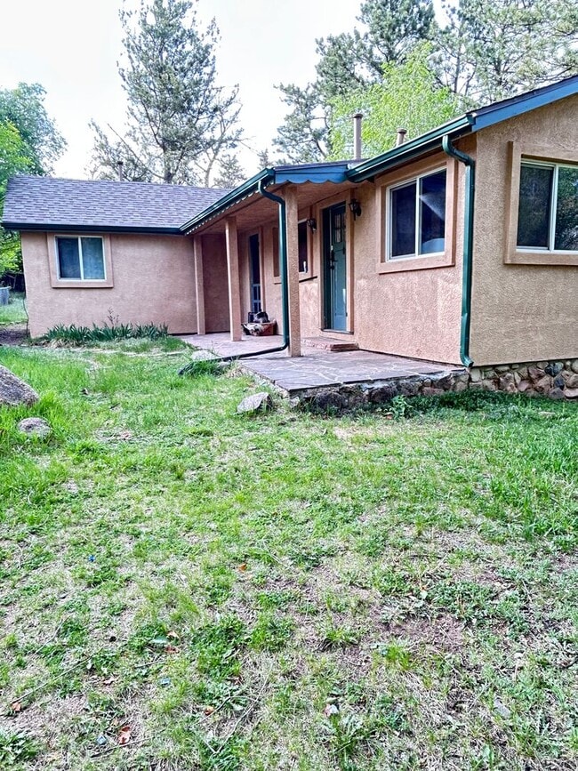 Building Photo - 1624 W Cheyenne Rd