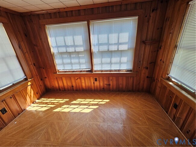 Foto del edificio - 3813 Larchmont Ln