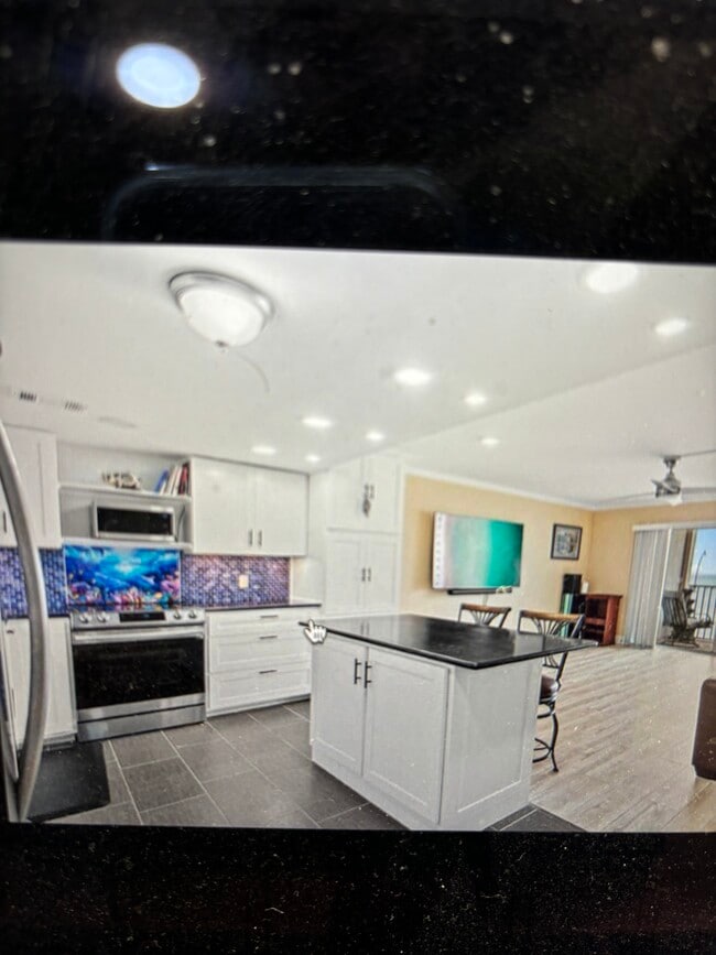 Cocina - 151 Calhoun Ave