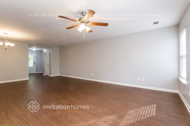 Foto del edificio - 2470 Mayfair Dr