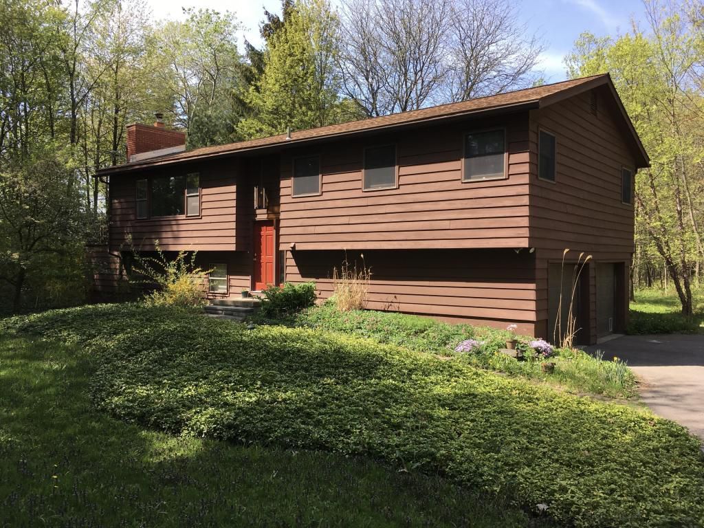 Primary Photo - 6 Redwood Ln