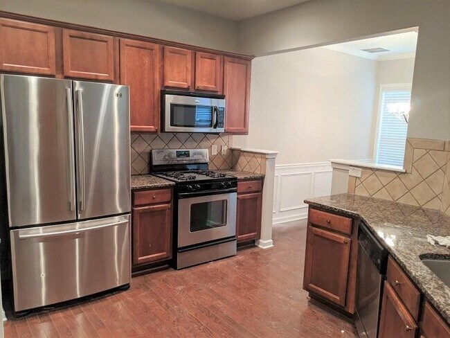 Foto del edificio - 1734 Caswell Pkwy