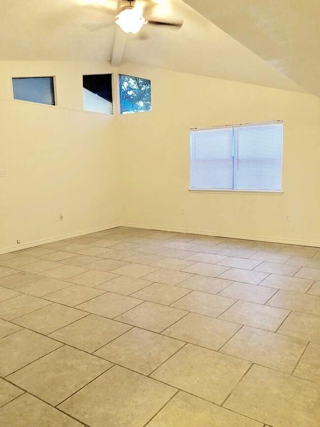 Building Photo - 1012 14th St