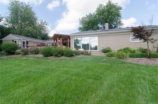 Building Photo - 3275 Chickering Ln