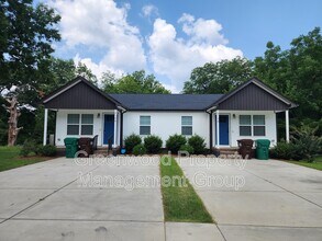 Building Photo - 414 Whiteoak St