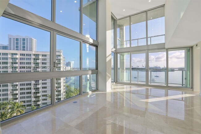 Building Photo - 1500 Bay Dr E