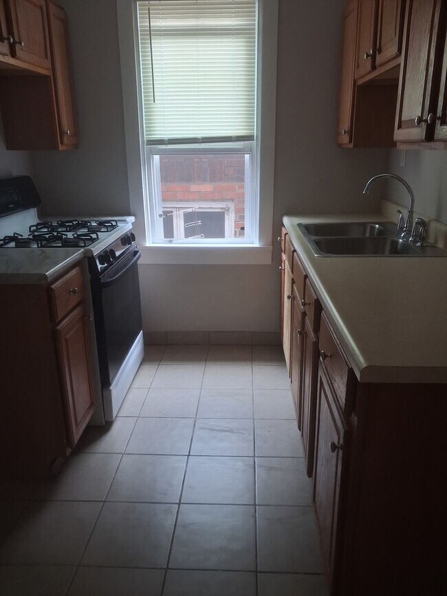 Foto del edificio - 1511-1513 Maple Avenue