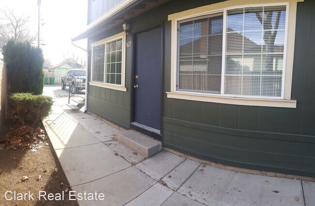 Foto del edificio - 2 br, 1 bath House - 817 WRIGHT WAY