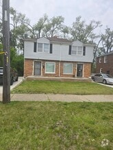 Building Photo - 18689 Meyers Rd