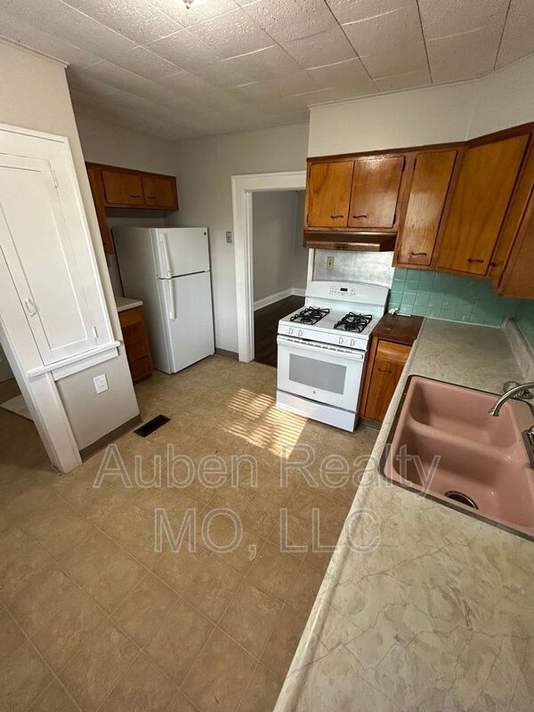 Foto del edificio - 5311 Harrison St