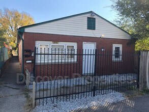 Building Photo - 1005 N Pershing Ave