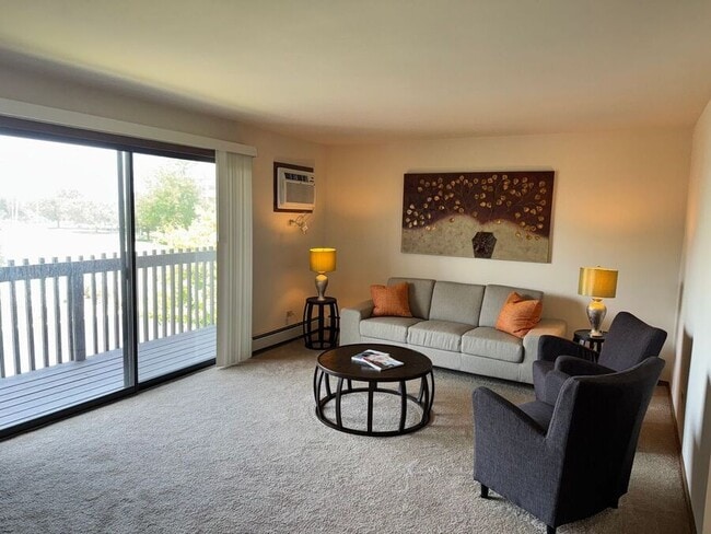 Building Photo - 16045 Applewood Ln