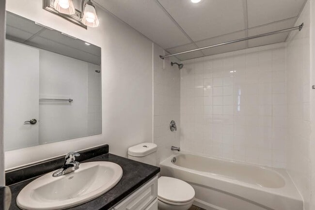 Interior Photo - Riverside Towers