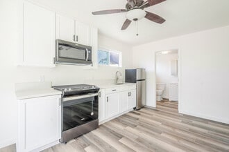 Building Photo - 6405 Lanston St