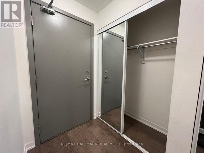 Photo du bâtiment - 20 Orchid Pl Dr