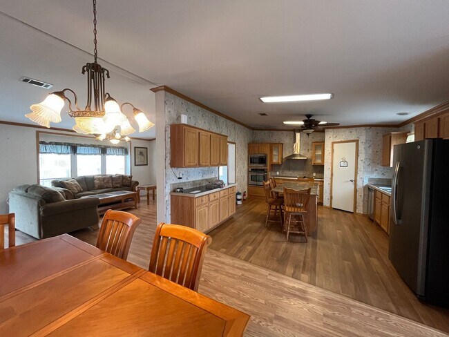 Foto del edificio - Spacious 4-Bedroom, 2-Bath Manufactured Home for Rent in Mayo, FL – 2350 Sq Ft