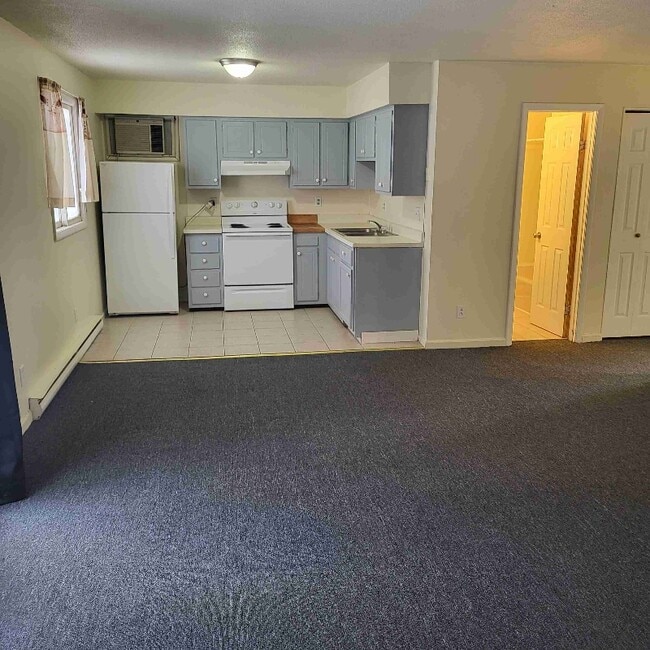 Building Photo - 1003 Colonial Dr
