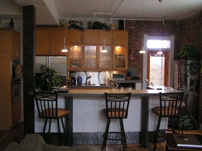 Gran vista de la cocina de la sala - 2445 N Clarkson St