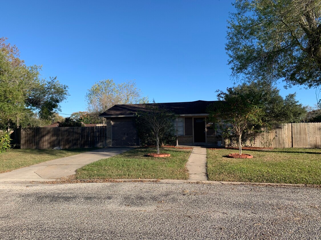 2912 Linda Dr, Victoria, TX 77901 House for Rent in Victoria, TX