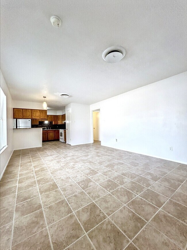 Foto del edificio - 1212 Hillcrest Dr