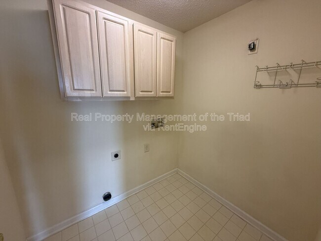 Foto del edificio - 5810 Battery Dr