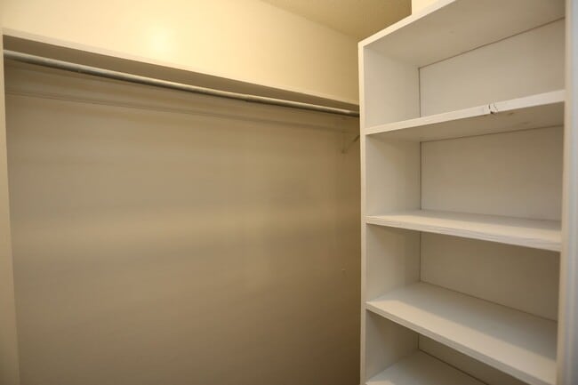 Building Photo - 203a Courtney Way