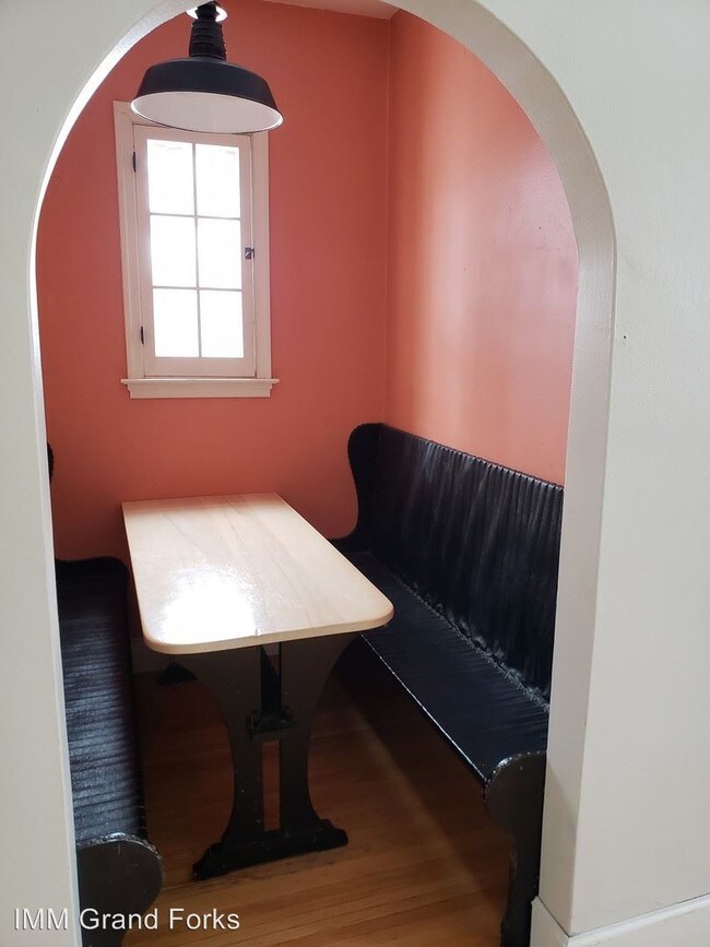 Foto del edificio - 4 br, 2 bath House - 1808 University Avenue