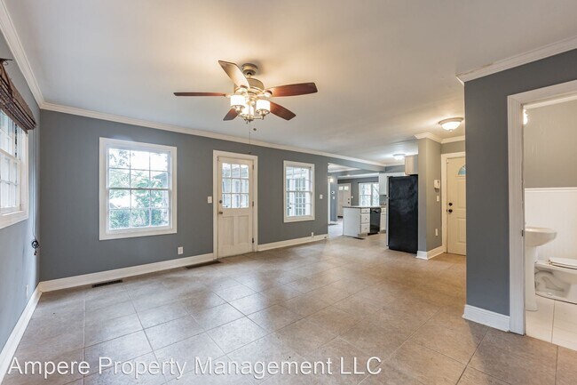 Building Photo - 3 br, 2 bath House - 5409 Crestwood Blvd