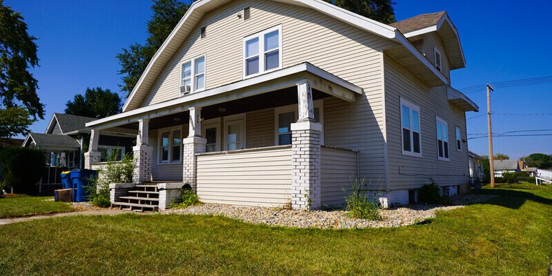 Primary Photo - 2402 Milburn