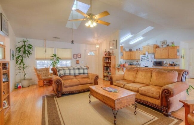 Building Photo - 449 Silver Leaf Dr