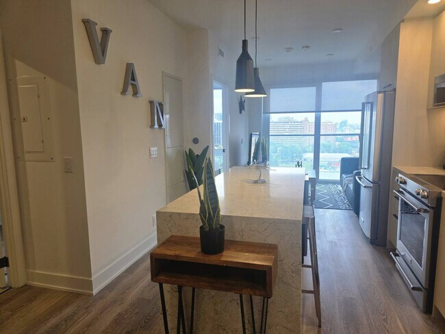 Building Photo - 30 Mutual St