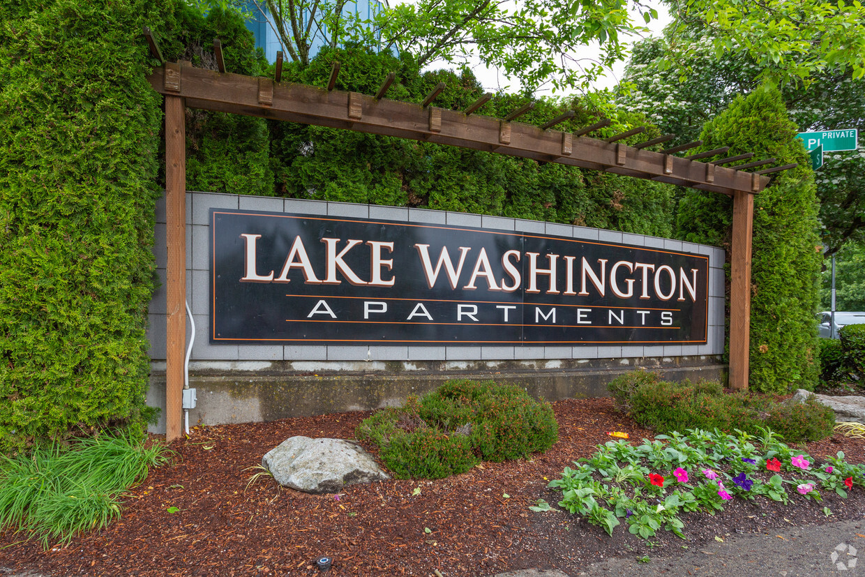 Primary Photo - LAKE WASHINGTON APARTMENTS