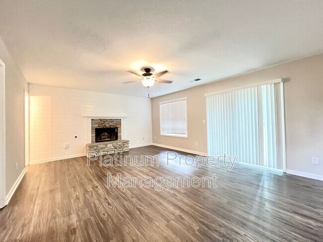 Building Photo - 7670 Streamside Ln
