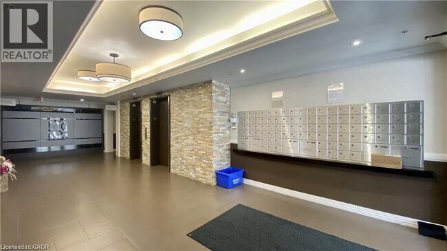 Building Photo - 776 Laurelwood Dr