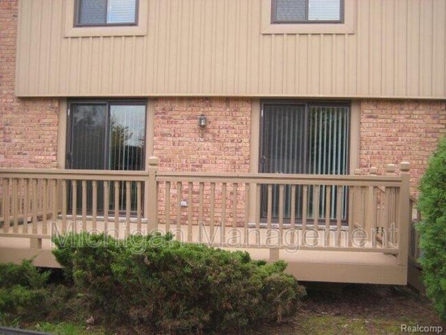 Foto del edificio - 41635 Bedford Dr