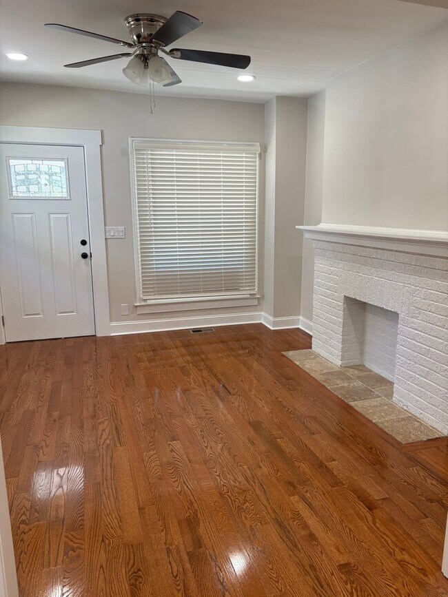Building Photo - A newly updated 3 bedroom in Old North!