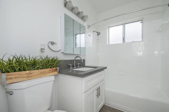 Interior Photo - Wardlow Apartments