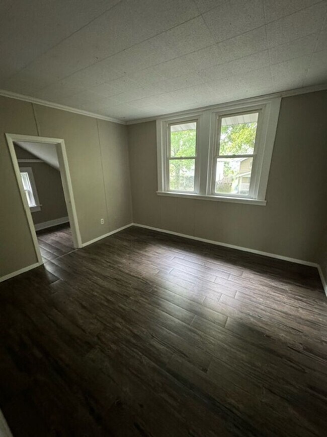 Building Photo - 212 Lexington Ct