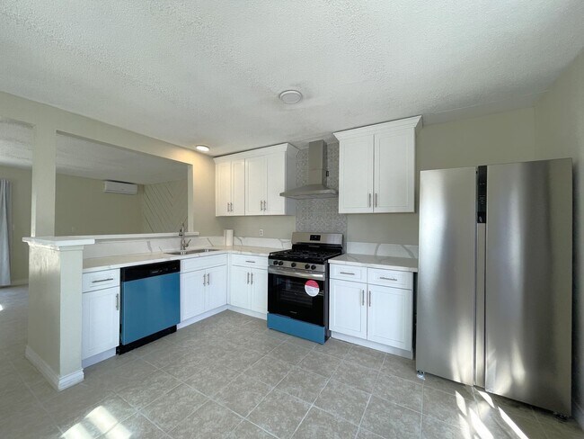 Foto del edificio - AVAILABLE NOW! 3 Bed 1 Bath Home with a 1 ...