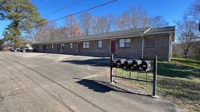 Building Photo - 147 Eastview Ave