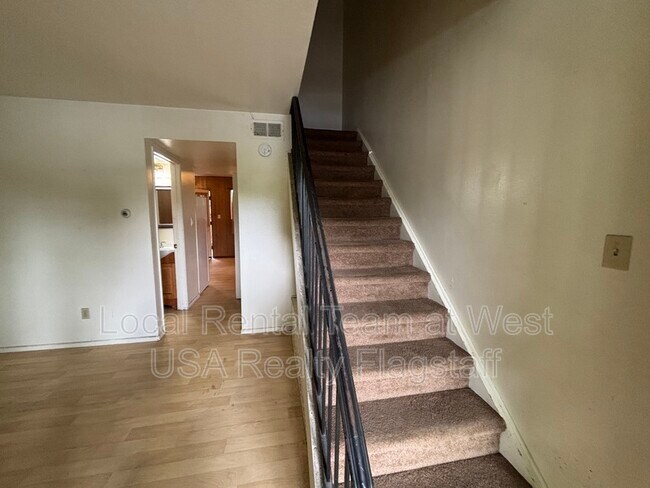 Foto del edificio - 601 W Dale Ave