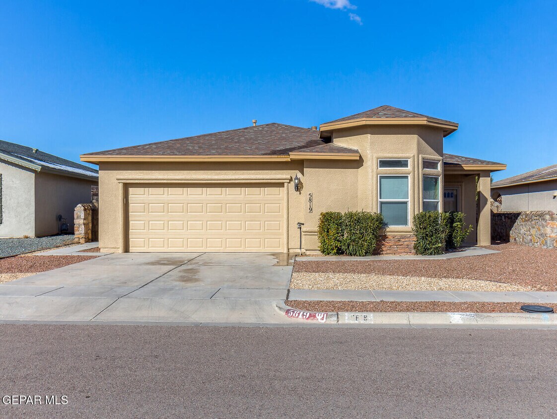 Foto principal - 5819 Redstone Rim Dr