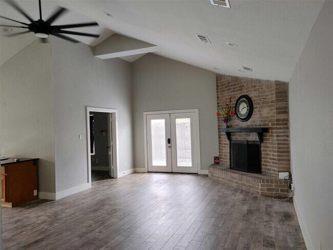 Building Photo - 4614 Ironwood Dr