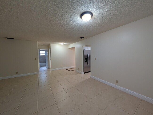 Building Photo - 3830 Coral Tree Cir