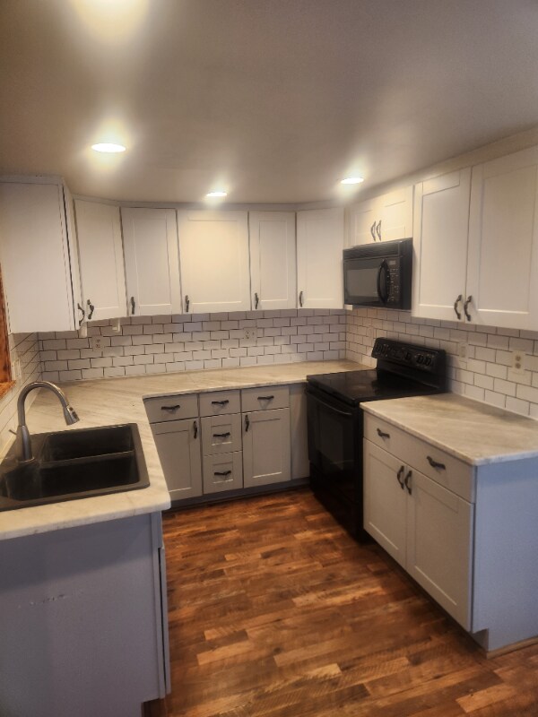 Foto del edificio - 948 W Main St