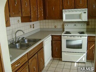 Building Photo - 1345 E Fort Lowell Rd